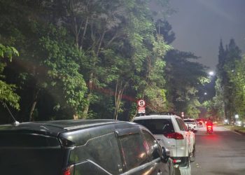 Membludaknya Parkir Liar di Badan Jalan FEB – FT – Vokasi UI, Salah Siapa?