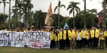 Seperti Tidak Hirau dengan Penilaian Inkonstitusional: BEM se-UI Menggelar Aksi Simbolik Tolak Perppu Ciptaker