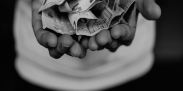 Evaluasi Kebijakan dan Bantuan Sosial Pemerintah dalam Mengatasi PHK