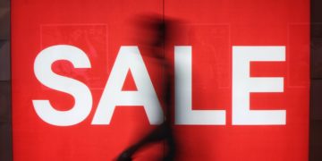 Impulse Buying: A Hedonic Gesture to Instant Happiness