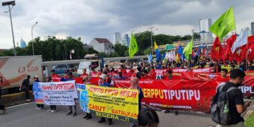 Seruan Aksi Nasional Tolak Perppu Cipta Kerja: Kolaborasi Elemen Masyarakat Melawan Inkonstitusional Pemerintah